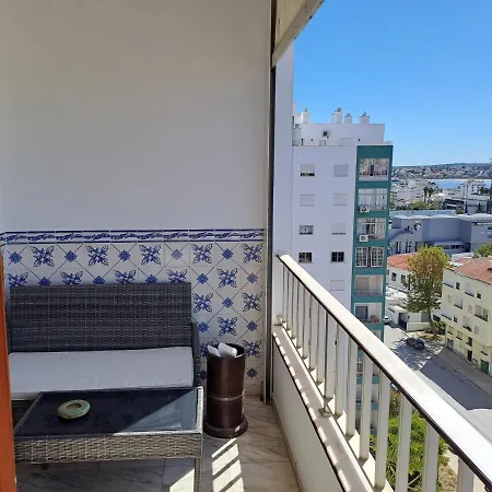 Διαμέρισμα Stunning Views - One Bedroom In *